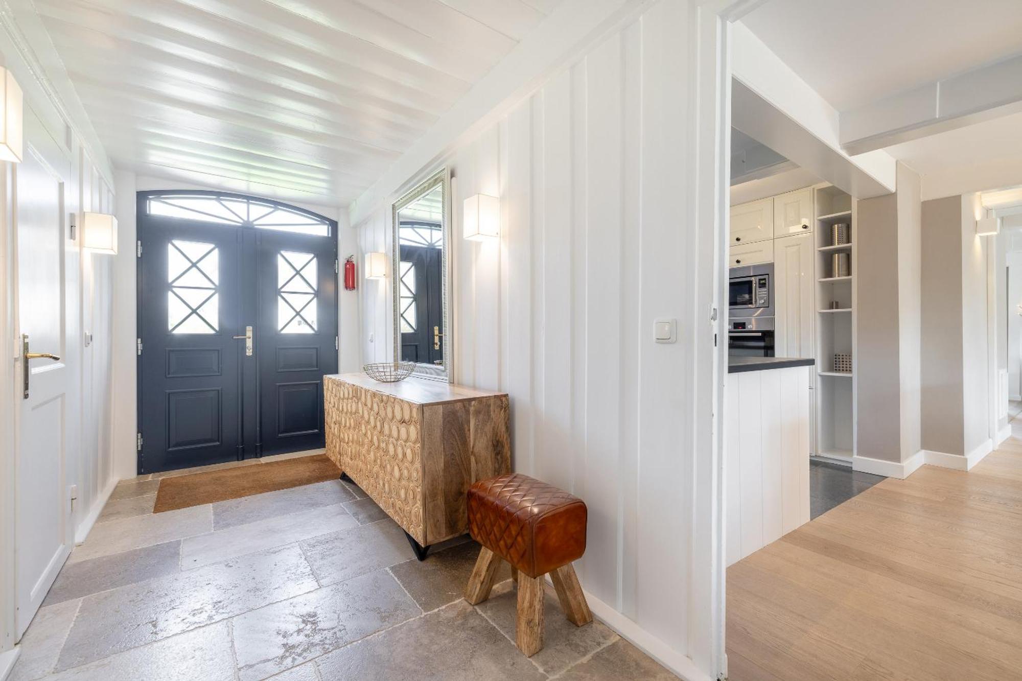 Victoria Apartment